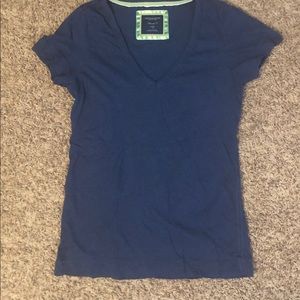 American Eagle Outfitters  XL V-neck T-shirt